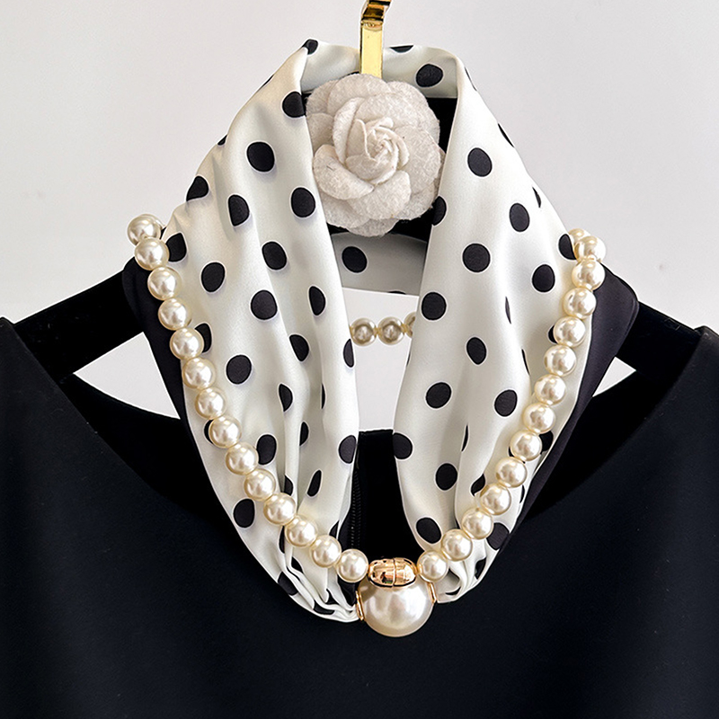 ผ้าพันคอผ้าซาตินพร้อมหัวเข็มขั - Pearl Trim Chain บทวิจารณ์และราคา
